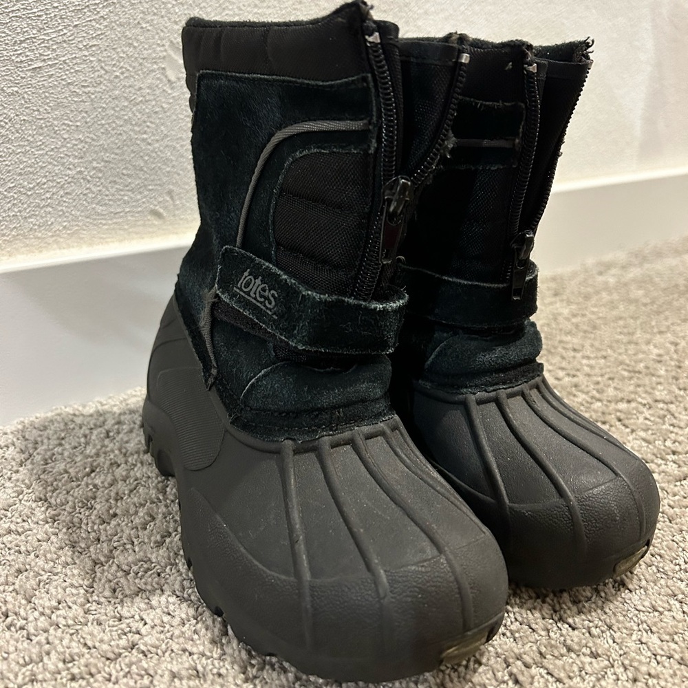 Boy’s boots snow, winter proof-water size 10 toddler size, color black .